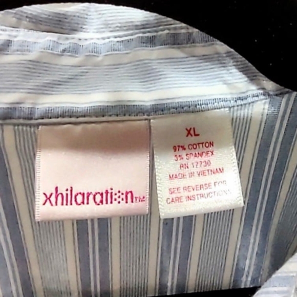 Junior's size Shirt - Picture 3 of 4